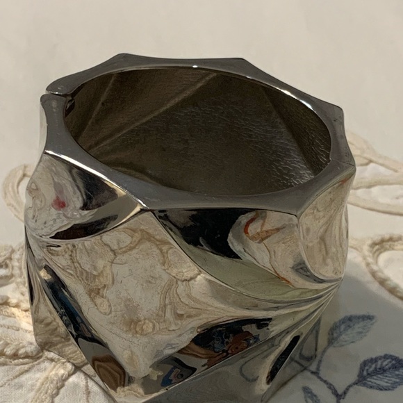 Guess Boho Vintage Geometric Shaped Cuff with hinge snap closure.  Like new - Picture 3 of 6